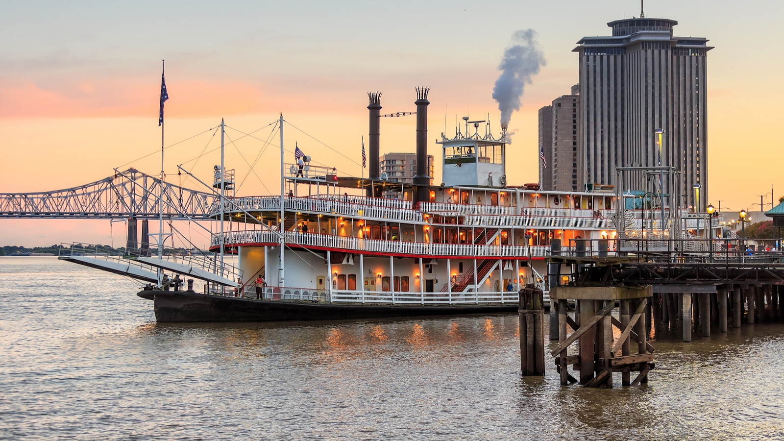 1600x900 nola steamboat