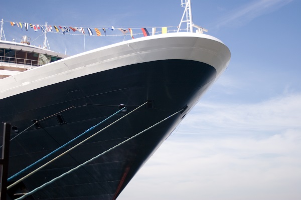 oceanliner_dreamstimemaximum_4043252