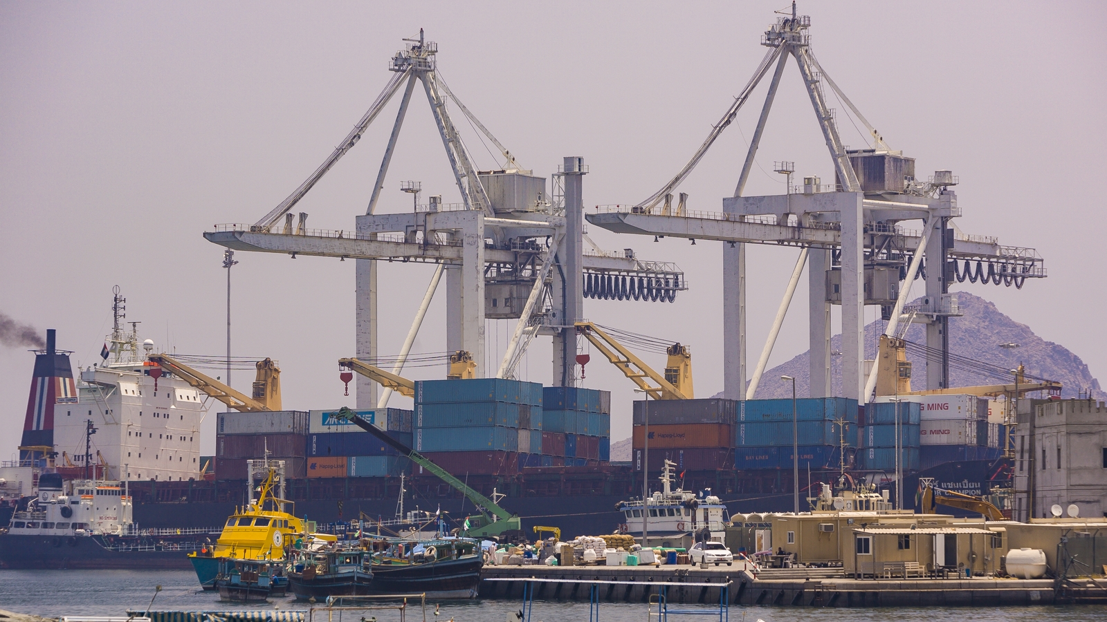 1600 x 900 Fujairah Port Operations