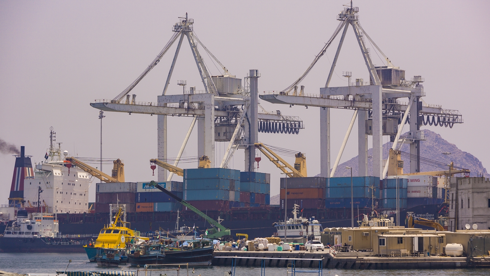 1600 x 900 Fujairah Port Operations 1600 x 900 Fujairah Port Operations