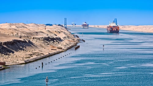 1600 x 900 suez canal 2