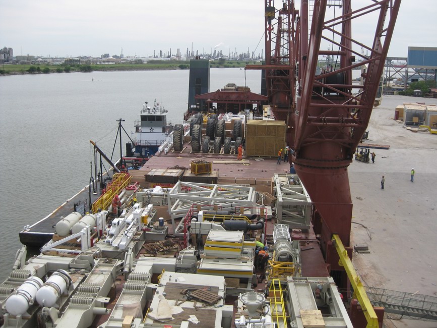 2048 X 1536 Door to door move of drilling rig Canada