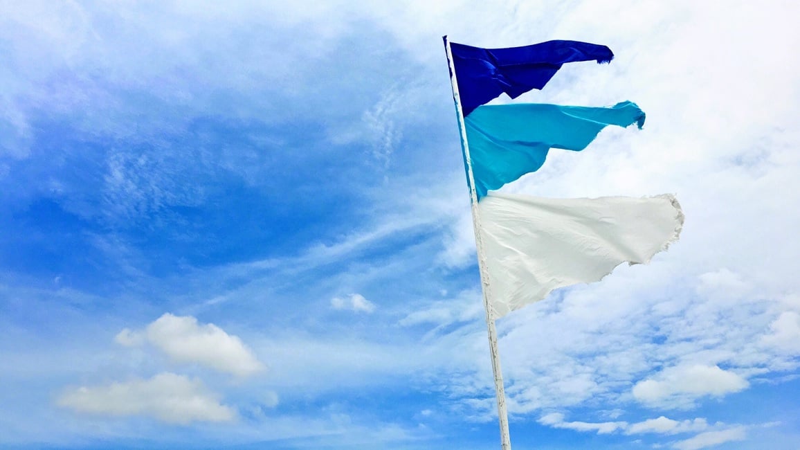 1600 X 900 blue pennant