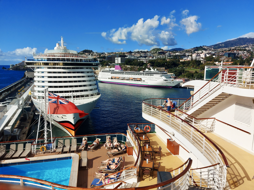 Temperature of abour 22º yearound