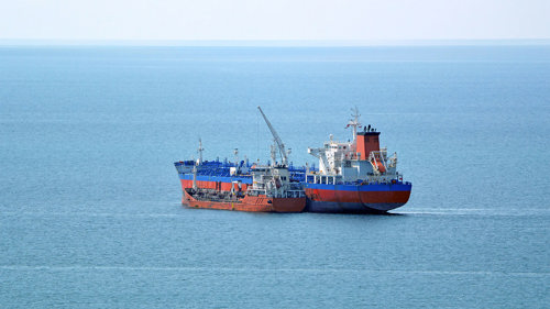 1600 X 900 - Bunkering fuel