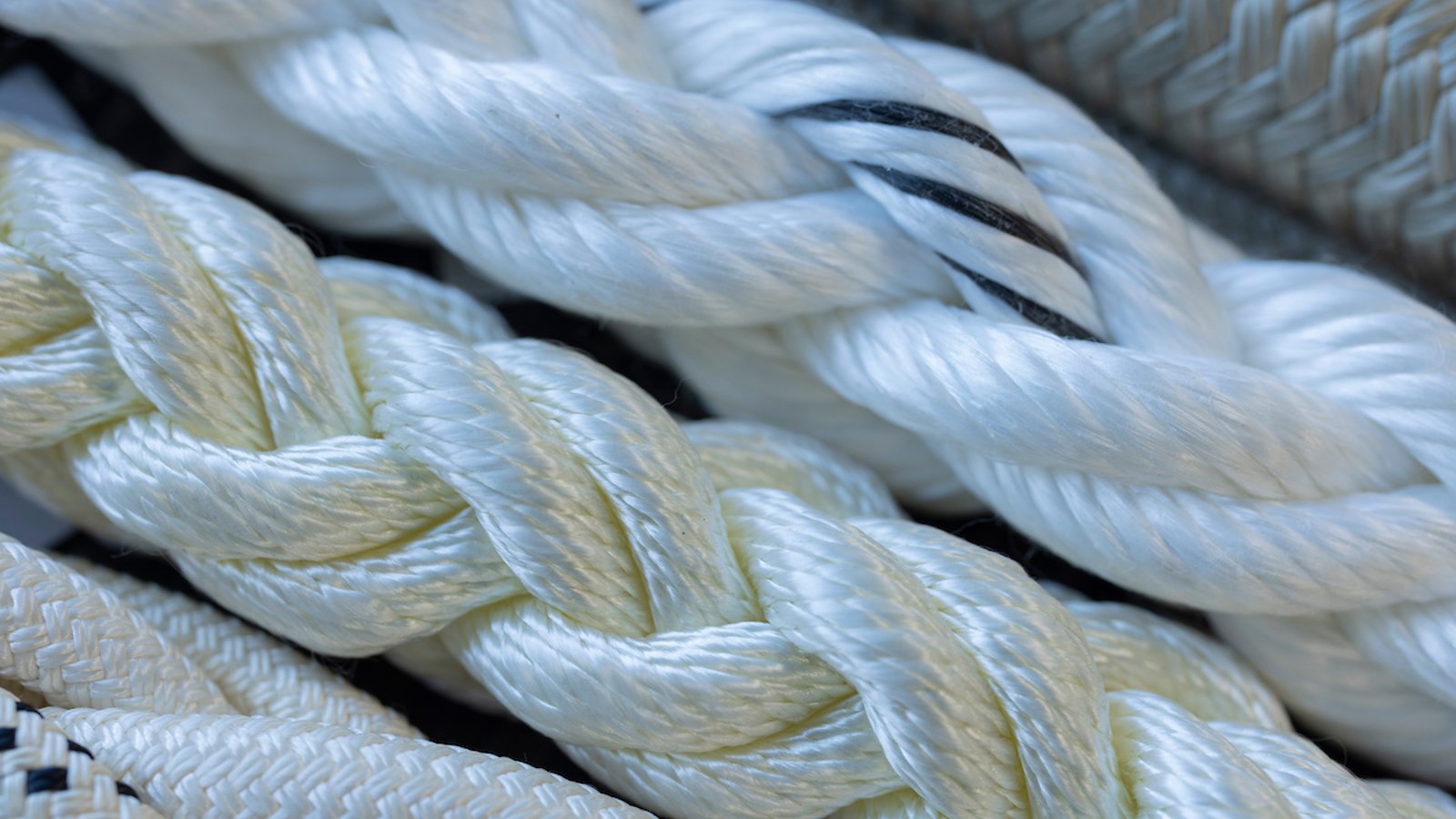 An overview of the regulations and guidelines governing mooring lines